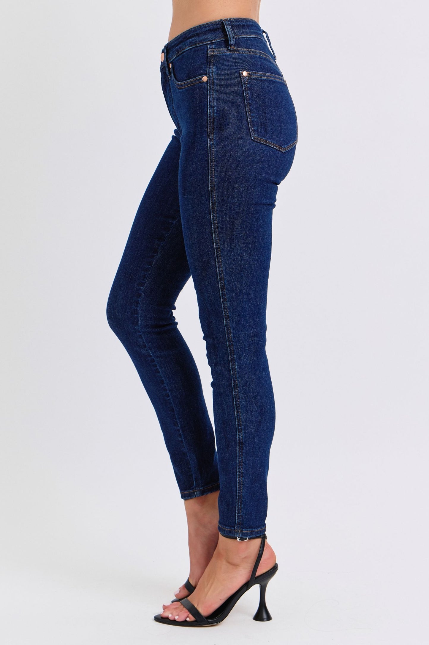 Judy Blue Mid Rise Skinny Jeans