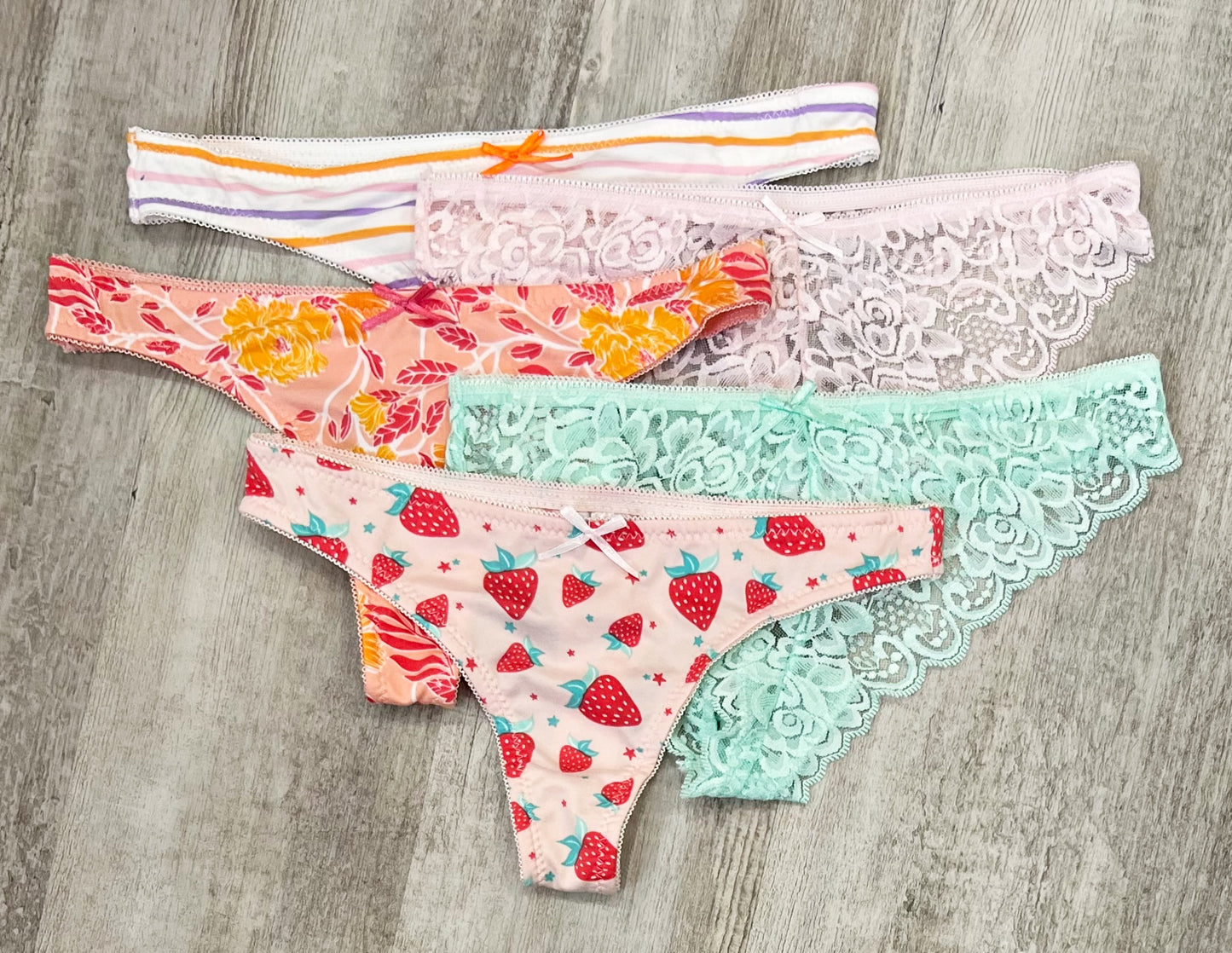 5 Thong Undies Set