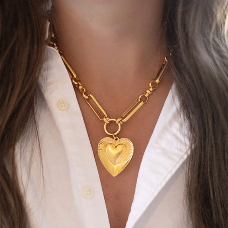 Etched Heart Chunky Necklace