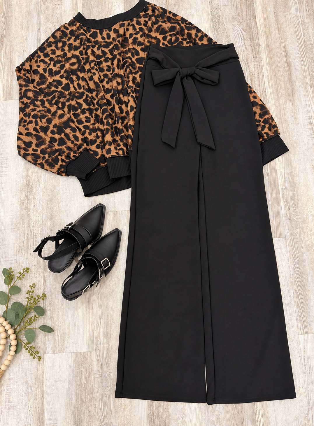 Tied to Perfection” Wide-Leg Pants