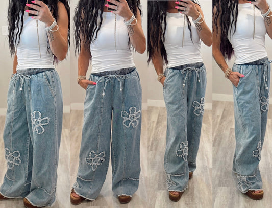 Flower Appliqué Wide Leg Pants