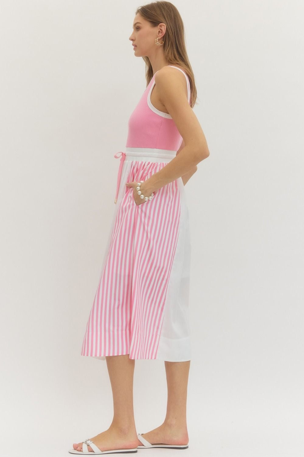 Entro Sleeveless Midi Dress